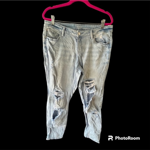 New York & Company LIKE NEW SoHo Distressed Weekender Jeans - Size: 12 - Picture 4 of 10